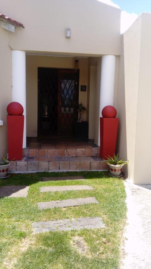 Red Pillars Otel Port Elizabeth Dış mekan fotoğraf