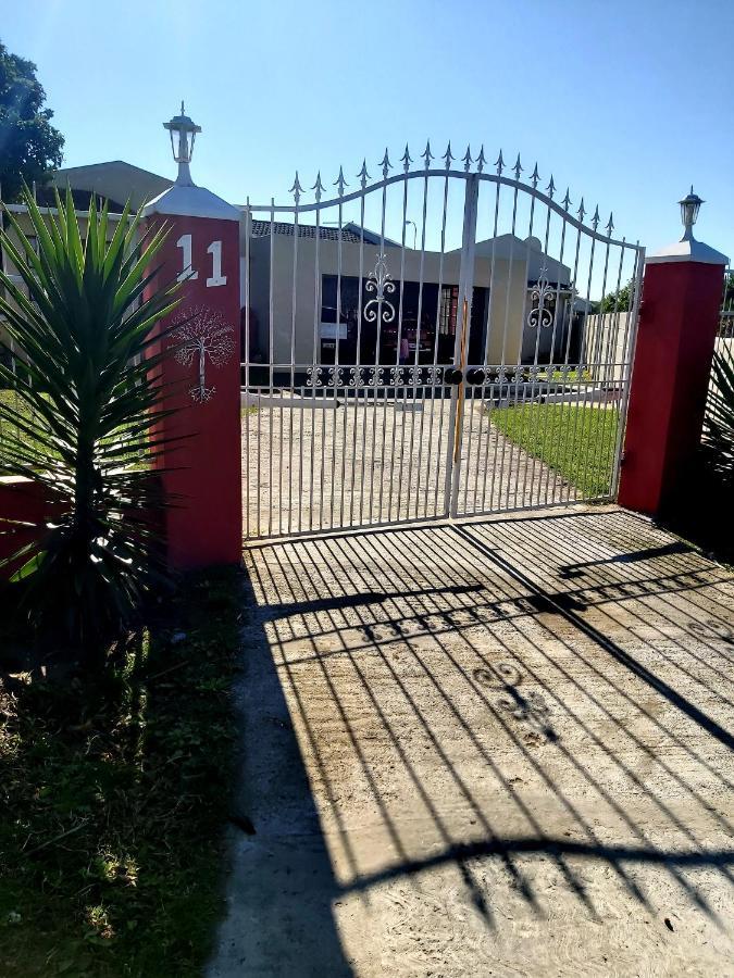 Red Pillars Otel Port Elizabeth Dış mekan fotoğraf